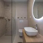 1 Bedroom Beautiful In Διαμέρισμα Πόρετς