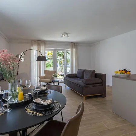 1 Bedroom Beautiful In Porec