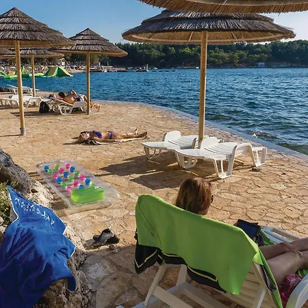 Apartment 1 Bedroom Beautiful In Porec