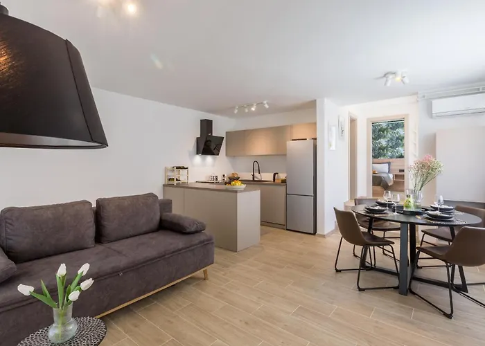 1 Bedroom Beautiful In Apartment