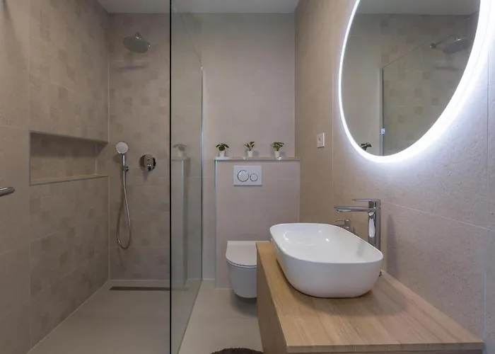 1 Bedroom Beautiful In Apartment Poreč