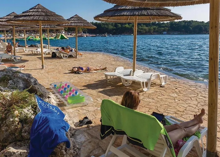 Apartment 1 Bedroom Beautiful In Poreč